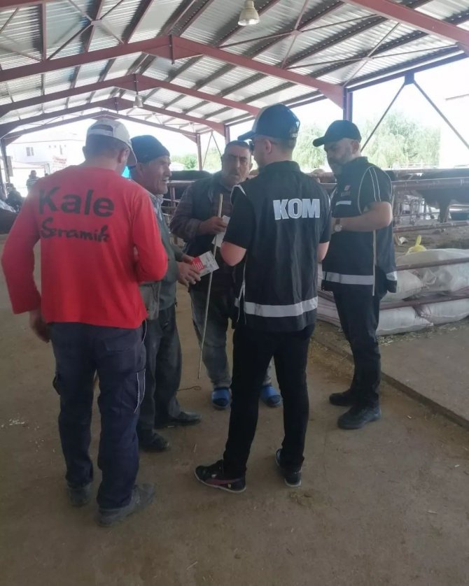 Polisten Kurban Pazarında Sahte Para Uyarısı