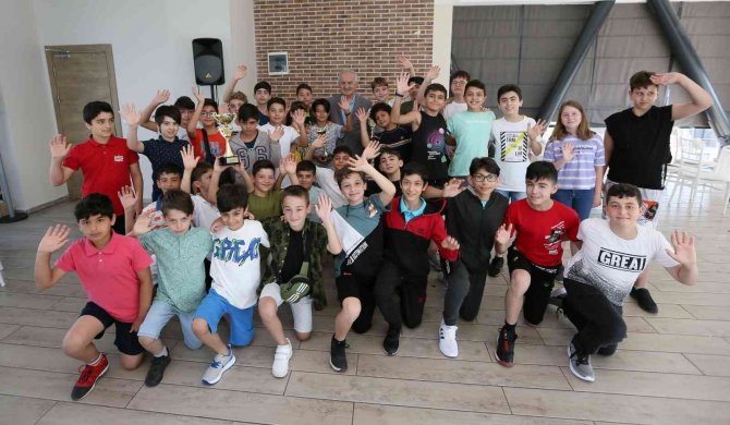 Yenikent Spor’a Üç Kupa Birden