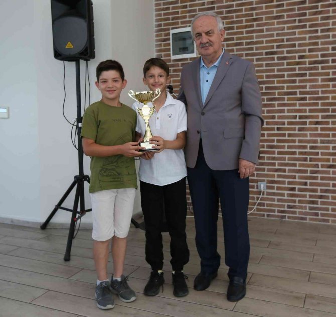 Yenikent Spor’a Üç Kupa Birden