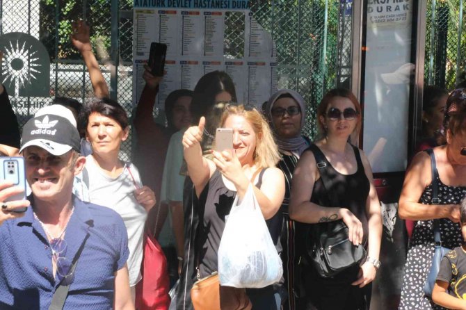 Kırkpınar’da Başpehlivanlığı Kazanan Cengizhan Şimşek, Memleketi Antalya’da Coşkuyla Karşılandı