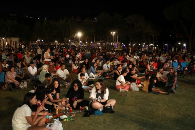 Aydın Büyükşehir Belediyesi Tekstil Park Yaz Konserleri Devam Ediyor
