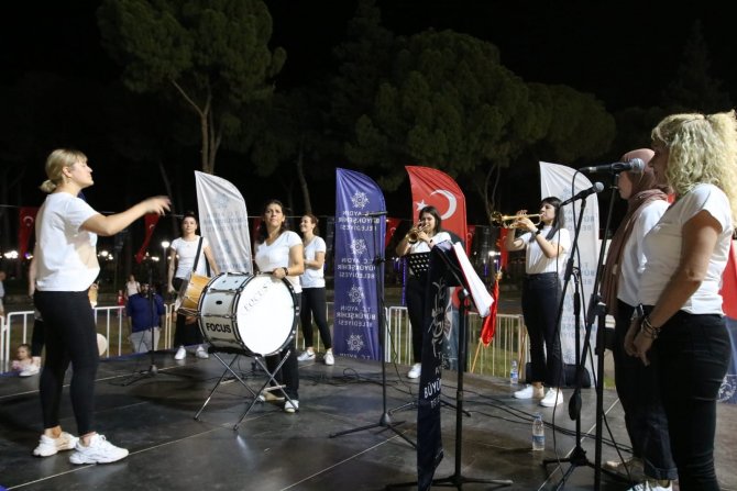 Aydın Büyükşehir Belediyesi Tekstil Park Yaz Konserleri Devam Ediyor