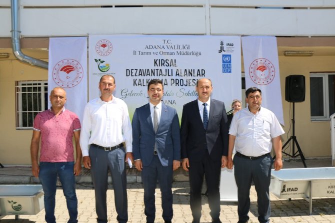 Kırsalda Meralar İçin Sıvat Dağıtımı Yapıldı