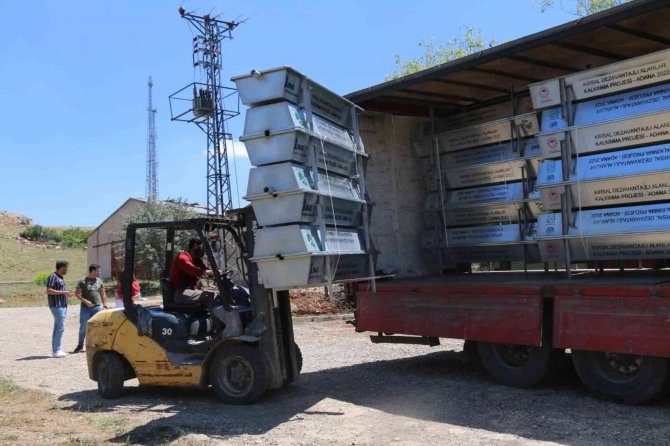 Kırsalda Meralar İçin Sıvat Dağıtımı Yapıldı