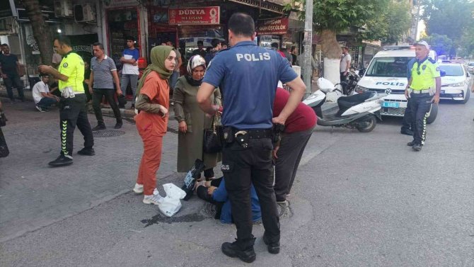 Motosikletle Otomobil Çarpıştı: 1 Yaralı
