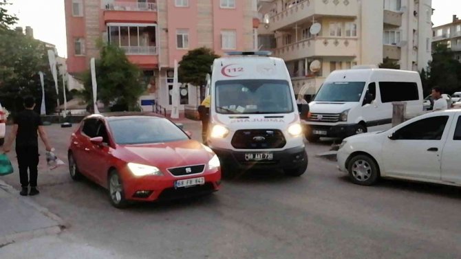 İ̇ki Arkadaşın Bıçaklı Kavgası Kanlı Bitti: 1 Yaralı