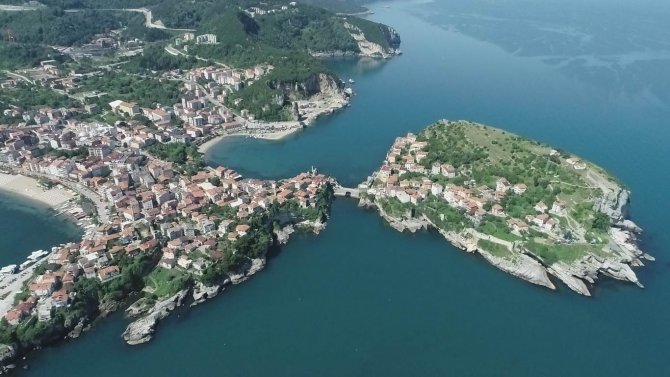Tarihi Ve Turistik İlçe Amasra Bayrama Hazır