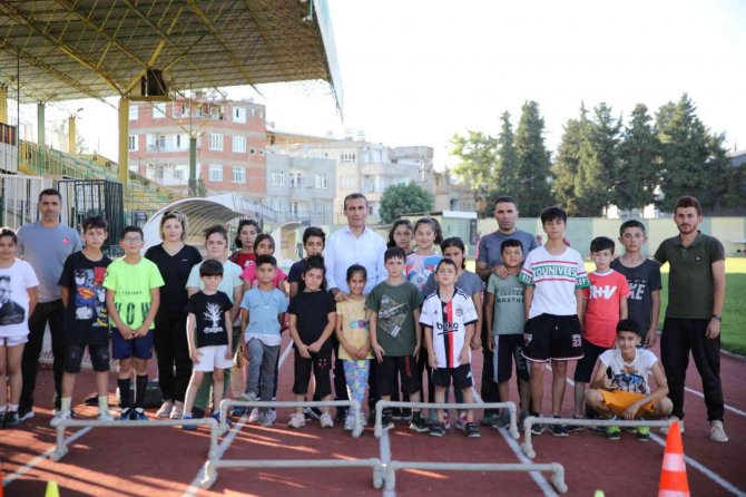 Gençlik Spor Müdürü Keleş, Şampiyon Sporcularla Bir Araya Geldi