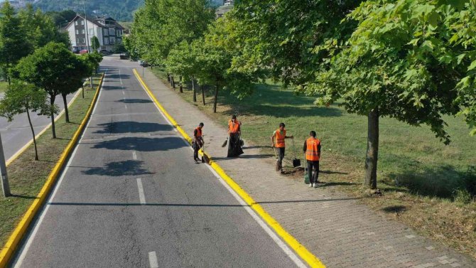 Başiskele’de Bayram Temizliği Başladı