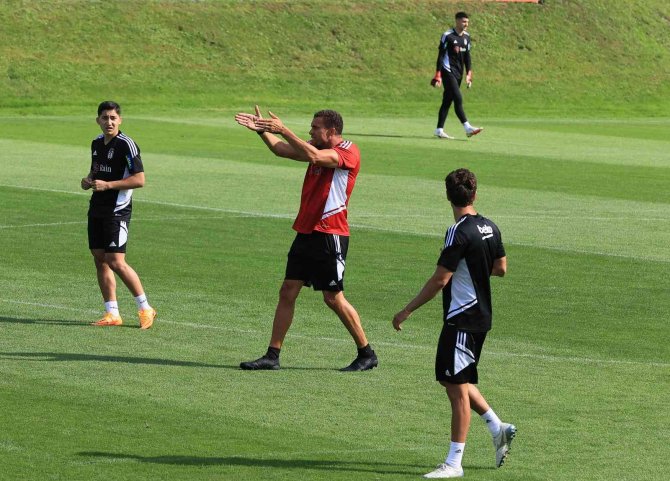 Beşiktaş Yeni Sezon Hazırlıklarını Sürdürüyor