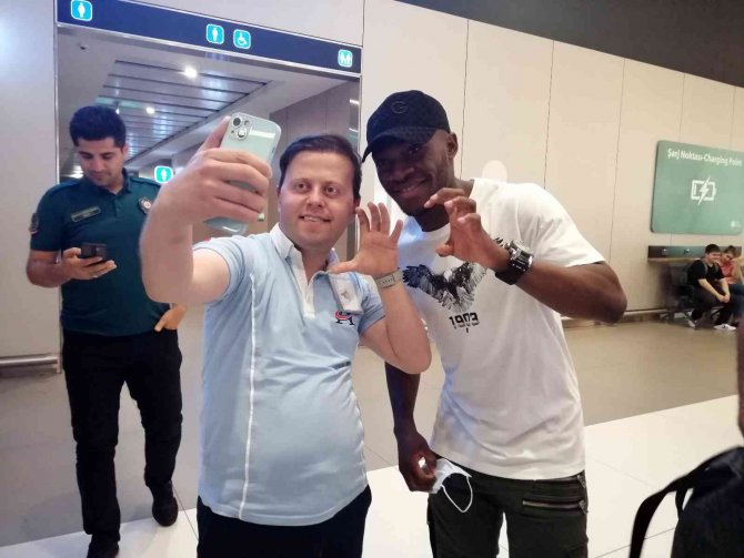 Muleka, İ̇stanbul’da