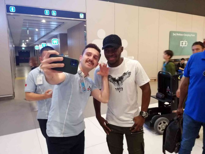 Muleka, İ̇stanbul’da