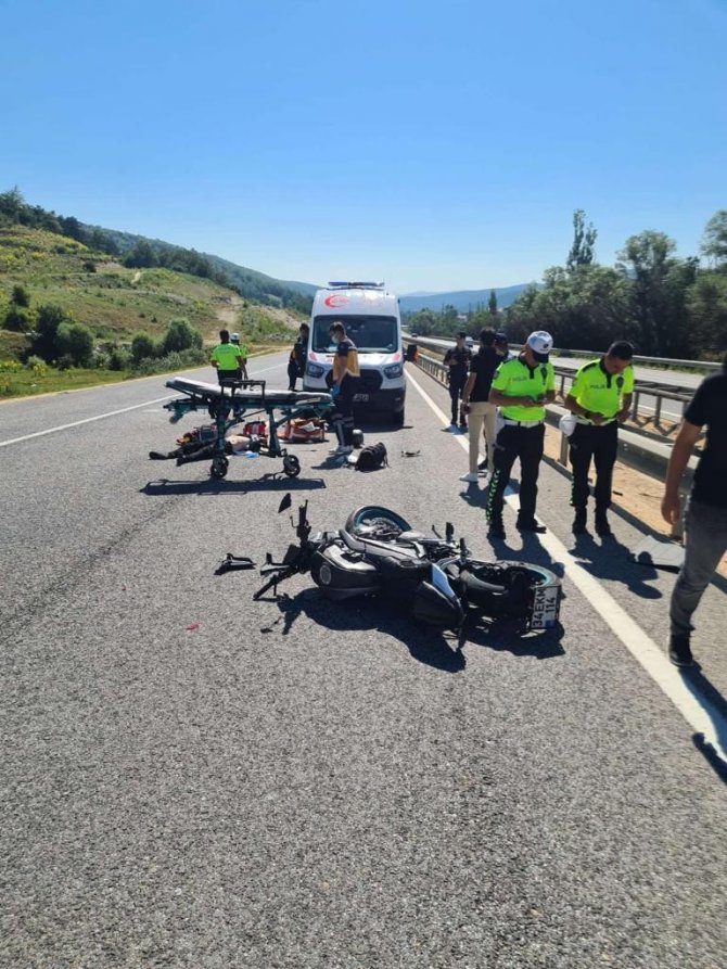 Bilecik’te Tıra Arkadan Çarpan Motosikletin Sürücüsü Hayatını Kaybetti