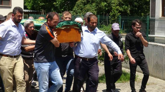 Yemek Yaparken Yanarak Hayatını Kaybeden Kadın Son Yolculuğuna Uğurlandı