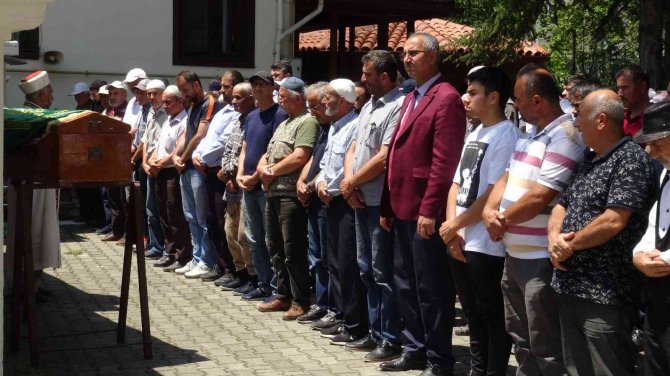 Yemek Yaparken Yanarak Hayatını Kaybeden Kadın Son Yolculuğuna Uğurlandı
