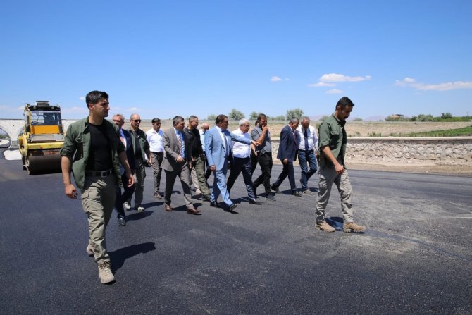 Hemzemin Geçitlerde Asfalt Çalışması