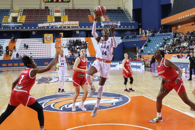 Çbk’da 4 Oyuncuyla Sözleşme Yenilendi