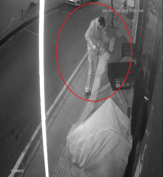 Marketten Yemek İçin Üzüm Çaldığını Söyledi, Pirinç Çalarken Kameraya Yakalandı