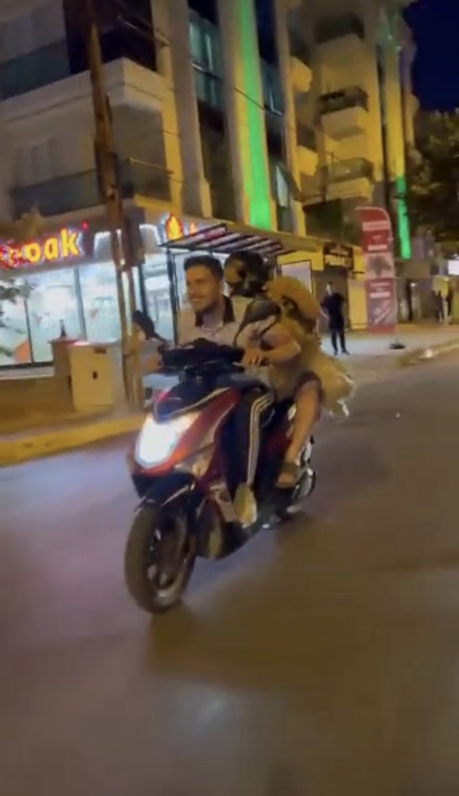 Sultanbeyli’de Şoke Eden Görüntü: Motosiklette Koyun Taşıdılar