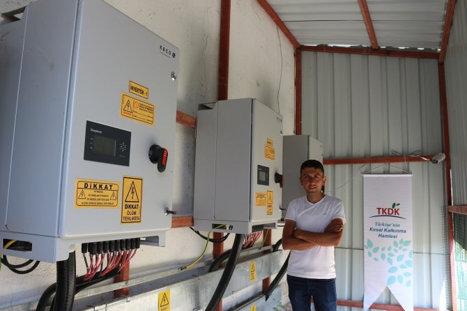 Atıl Vaziyetteki Mandırasının Çatısını Gelire Dönüştürdü