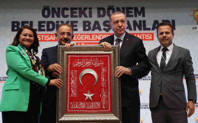 Cumhurbaşkanı Erdoğan: “Bu Seçim Kırgınlıkla, Nefsaniyetle Hareket Edilecek Bir Seçim Değildir"