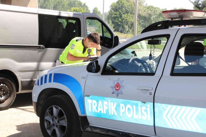 Kurban Bayramı Öncesi Düzce’de Trafik Uygulaması