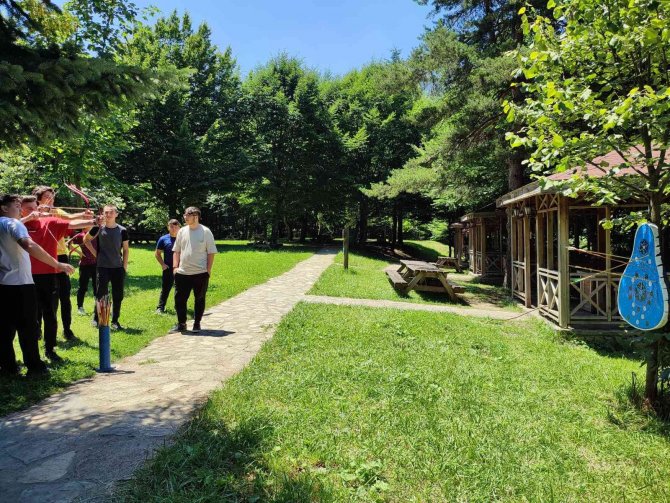 Sağlık Müdürü Yılmaz, Gençlerle Deneyimini Paylaştı