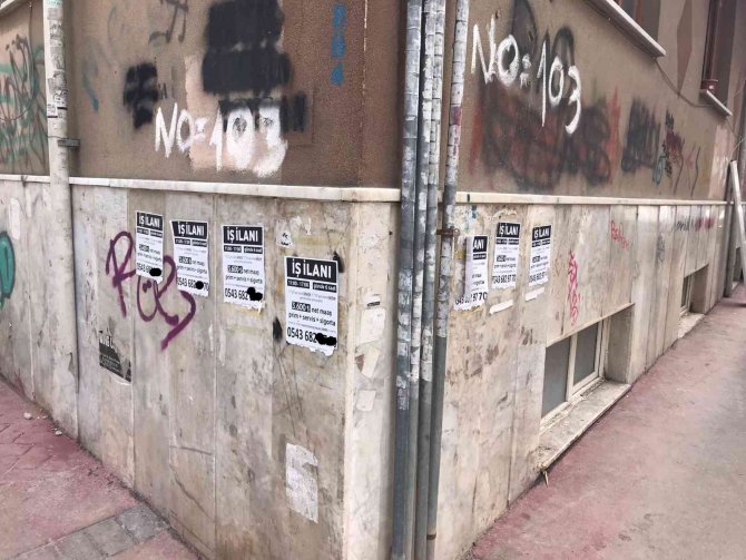 Gizemli İş İlanı Afişleri Tüm Sokakları Sardı