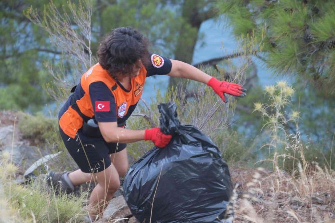 Fethiye’de Çevre Temizliği Yapıldı