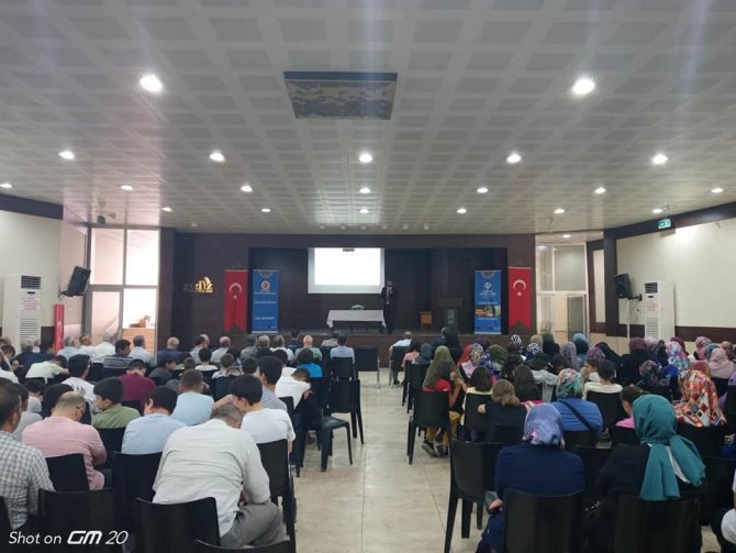 Gediz’de "Din İ̇stismarı İ̇le Mücadelede Sahih Dini Bilginin Önemi" Konulu Konferans