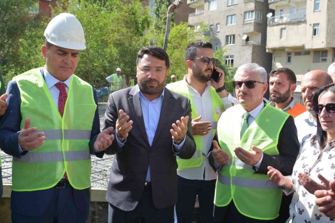 Hakkari Kapalı Halk Pazarı’nın Temeli Dualarla Atıldı