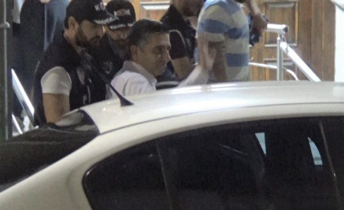 Menderes Belediyesinde Yolsuzluk Depremi: Başkan Dahil 31 Şüpheli Adliyeye Sevk Edildi