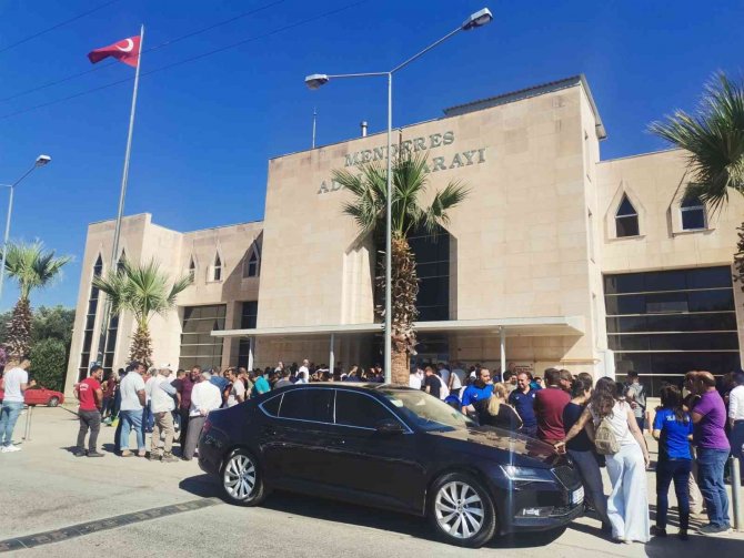 Menderes Belediye Başkanı Kayalar Adli Kontrol Şartıyla Serbest