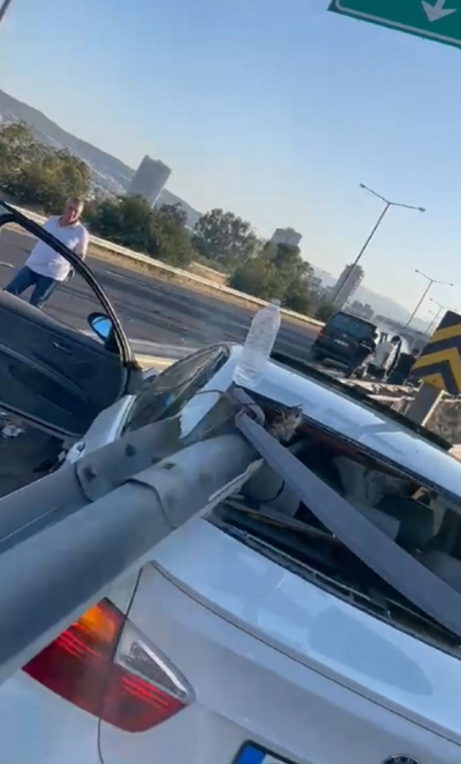 İ̇zmir’de Feci Kaza: 1 Ölü, 2 Yaralı