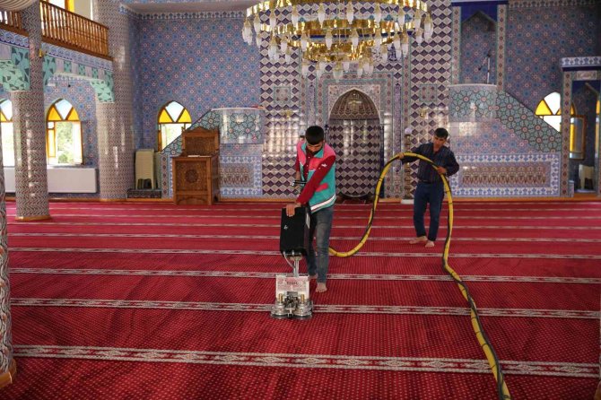 Karaköprü’de Kurban Kesim Yerleri Temizlendi