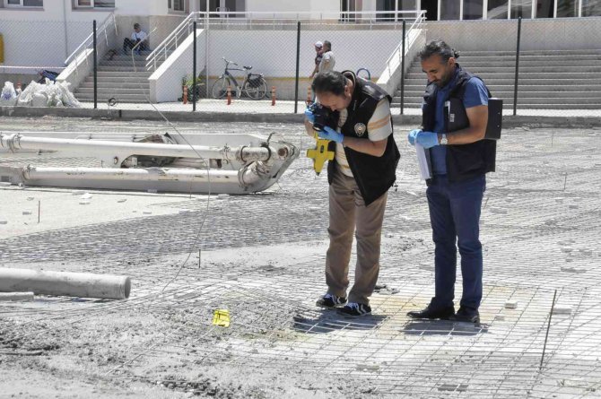 Karaman’da Üzerine Beton Pompasının Demir Kolu Düşen İşçi Ağır Yaralandı