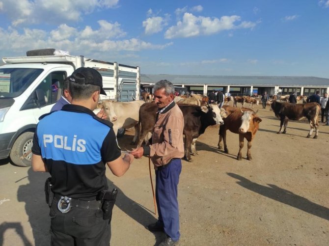 Kars’ta Polisten Sahte Para Uyarısı