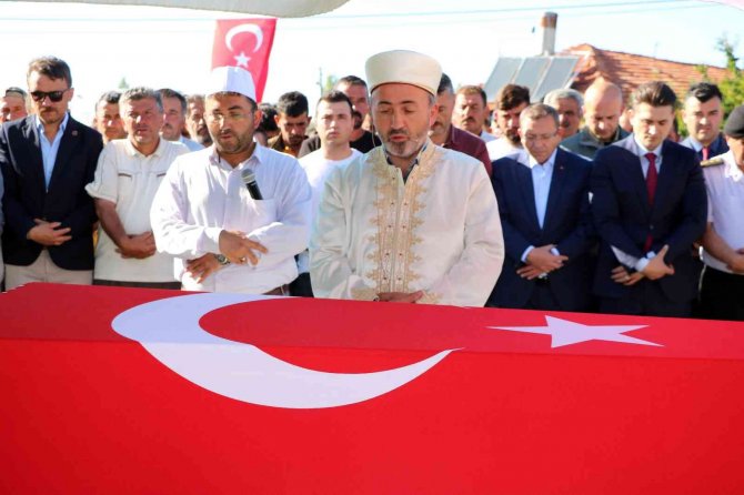 Otobüs Kazasında Hayatını Kaybeden Sözleşmeli Er Toprağa Verildi