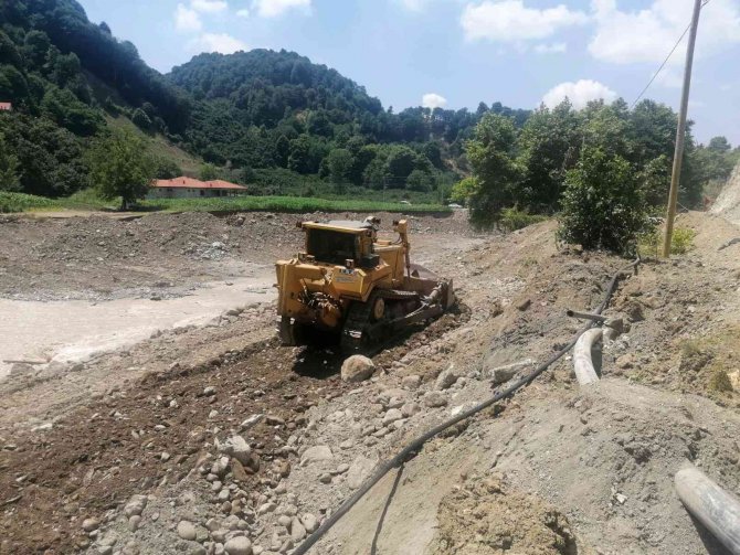 Kocaeli Büyükşehir Belediyesi Ekipleri, Düzce’de Yaraları Sarıyor