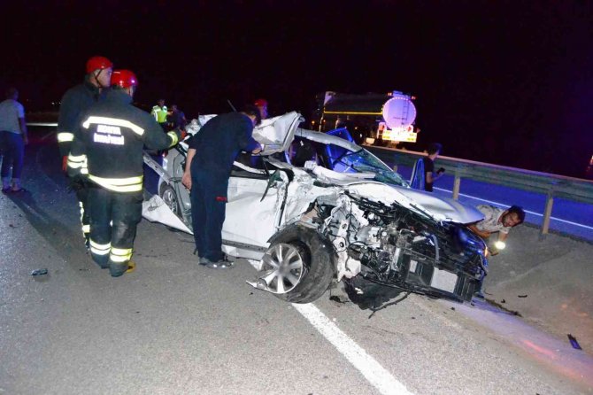 Konya’da Otomobil Kamyona Çarptı: 4 Yaralı