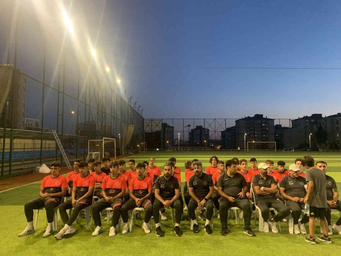 Kurtköy U16 Futbol Takımı Türkiye Şampiyonu Oldu