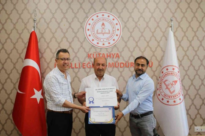 Kütahya Mtal Öğretmen Ve Öğrencileri Yurt Dışı İzlenimlerini Müdür Başyiğit İle Paylaştı