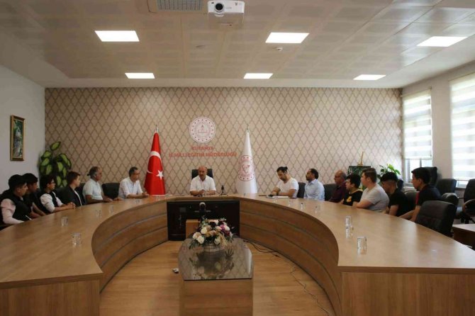 Kütahya Mtal Öğretmen Ve Öğrencileri Yurt Dışı İzlenimlerini Müdür Başyiğit İle Paylaştı