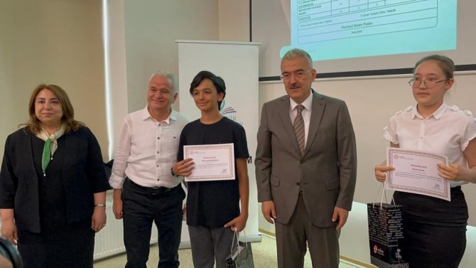 Lgs’de Derece Yapan Eskişehir’deki 26 Öğrenci Ödüllerini Aldı