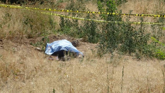 Malatya’da Bir Kişi Boş Arazide Ölü Bulundu