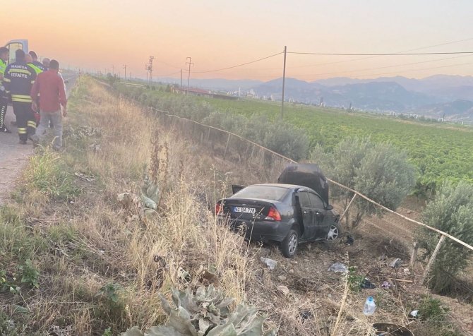 Şarampole Düşen Araçtaki İki Kişi Yaralandı