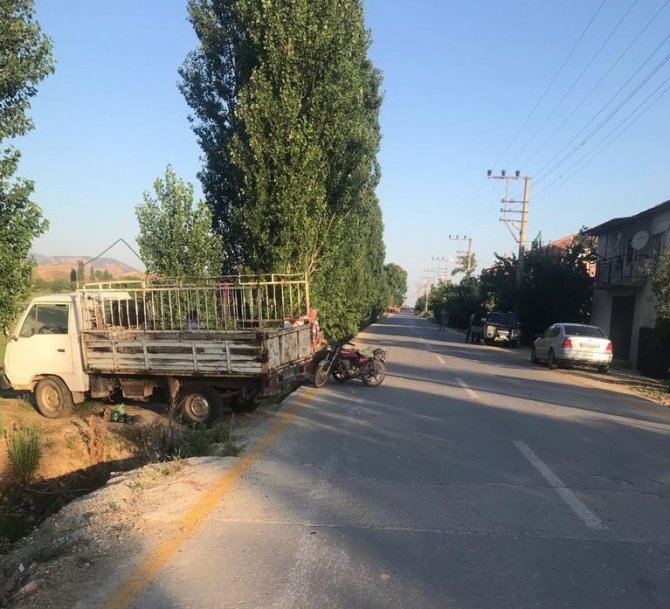 Manisa’da Kamyonet İle Sepetli Motosiklet Çarpıştı: 1 Ağır Yaralı