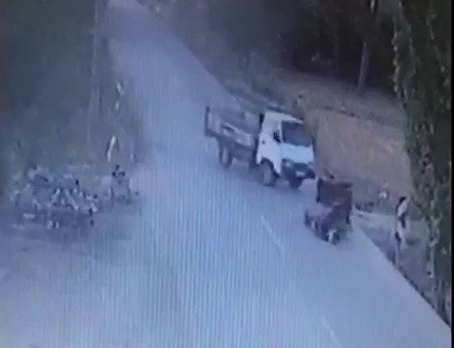 Manisa’da Kamyonet İle Sepetli Motosiklet Çarpıştı: 1 Ağır Yaralı