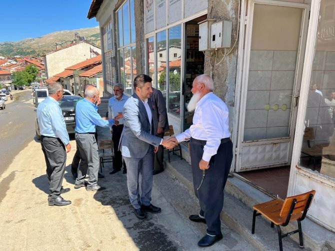 Meclis Tatile Girdi, Vekil Toprak Sahaya İndi