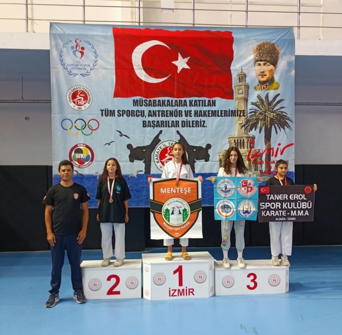 Menteşeli Karateciler İ̇zmir’de Fırtına Gibi Esti